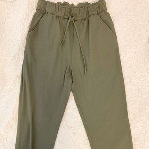LuLuLemon Green/Gray Joggers, Size 6, Like New